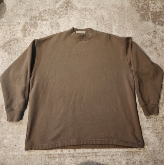 Essentials Crewneck - Picture 1 of 6
